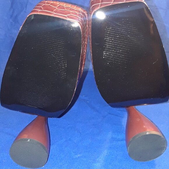 AZALEA WANG HIGHS OF ALL HIGHS CHUNKY BOOTIE IN BROWN - Picture 7 of 8